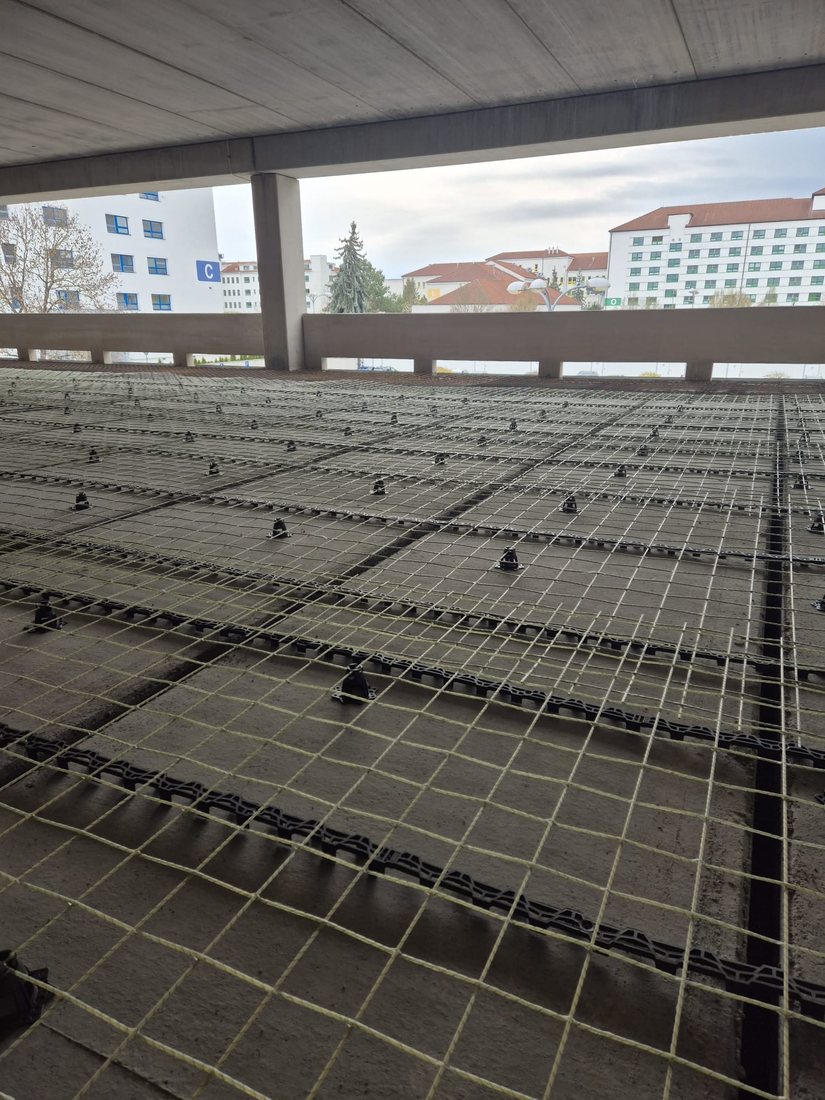 Pokládka kompozitní sítě KOREFIB FiberMesh