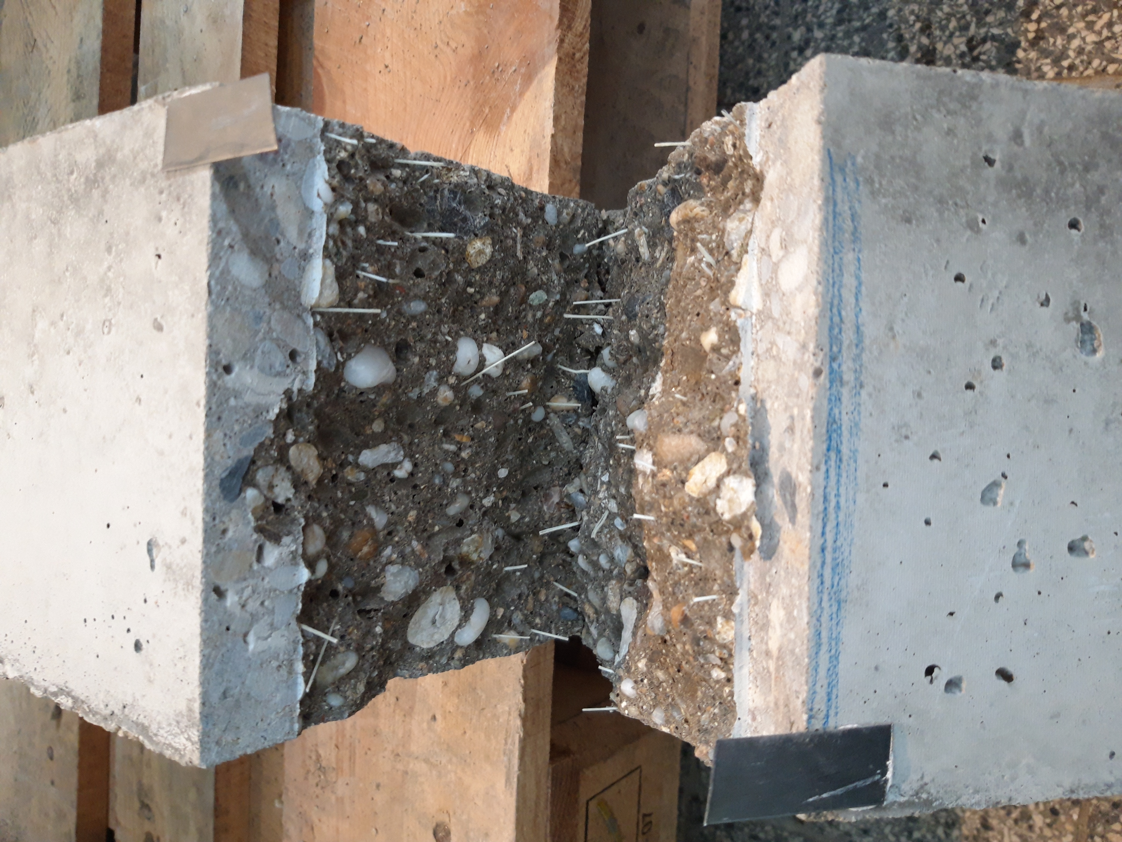 KOREFIB MacroFibers G40 kompozitní vlákna do betonu